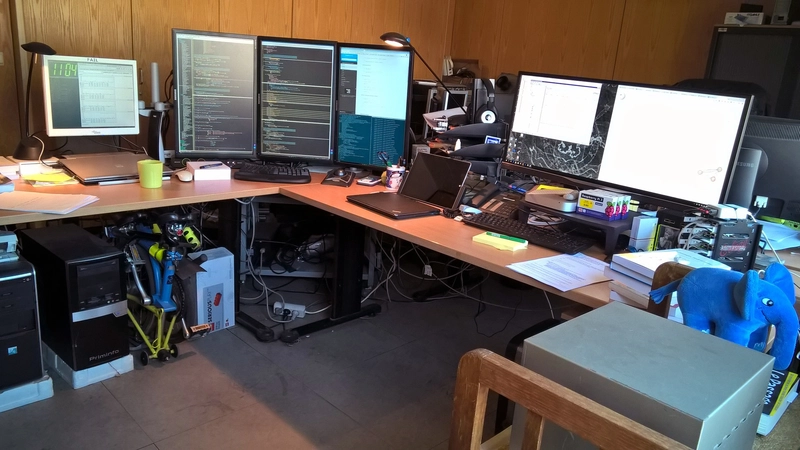 web developer workstation - 15 Awesome Developer Home Workstations - DEV Community